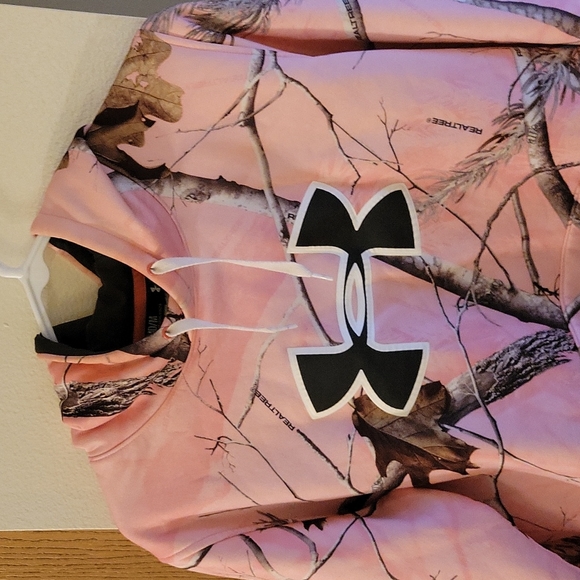 Under Armour Pink Camo Sweatshirt - Picture 2 of 3